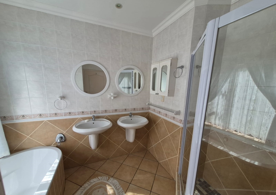 3 Bedroom Property for Sale in Dana Bay Western Cape